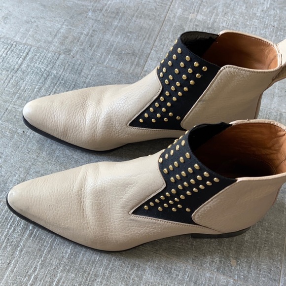 Chloe women’s studded leather Chelsea booties - Picture 2 of 7